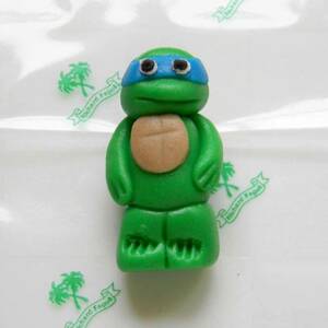 Figurka na dort želva ninja 5cm Leonardo  z kokosové hmoty - Fagos